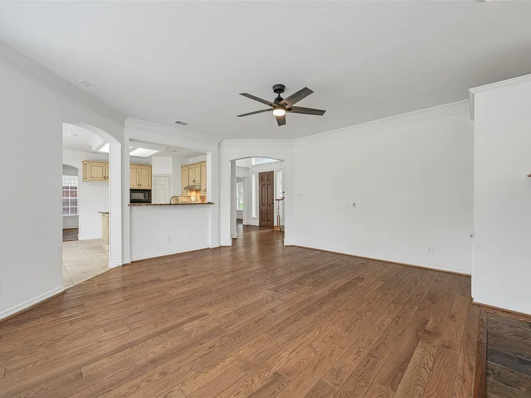 4758 Ridgeland Dr — Photo 5