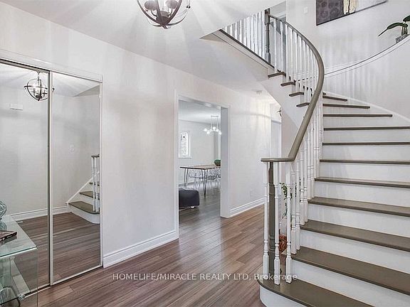 3rd image of 2889 Gulfstream Way
