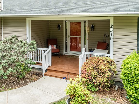 3rd image of 2510 Landis Dr
