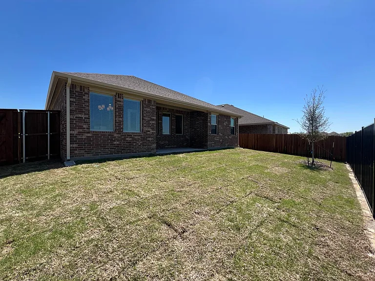 1105 Misty Brook Dr — Photo 21