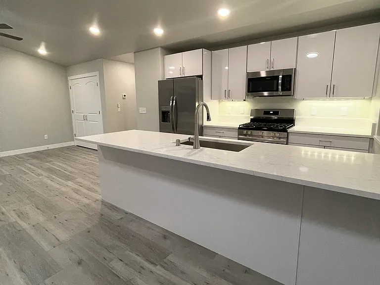 6150 W Karen St #2-4 — Photo 34