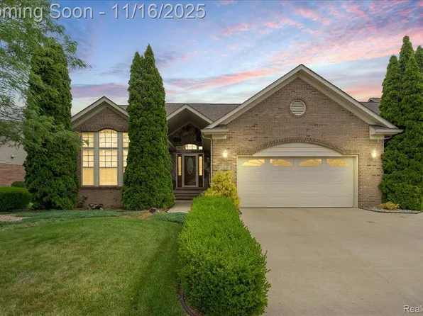23330 Tumbleweed Ln, Brownstown, MI 48183