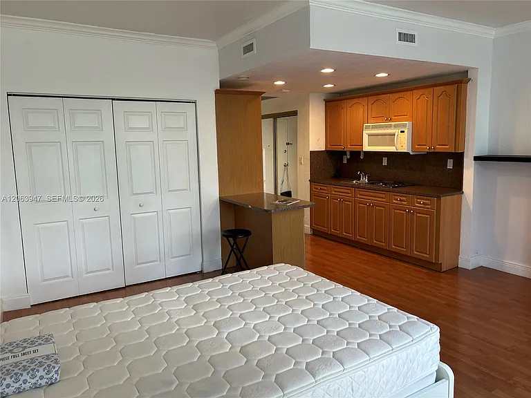 700 Biltmore Way #215 — Photo 7