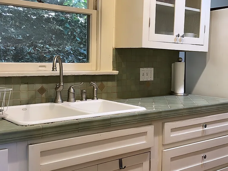 846 Laguna Ave — Photo 14