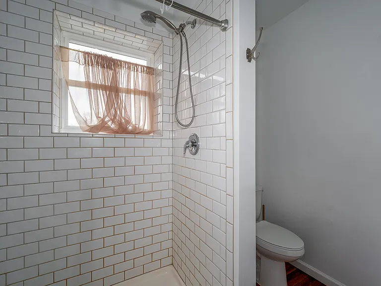 100 E Main St #B — Photo 10