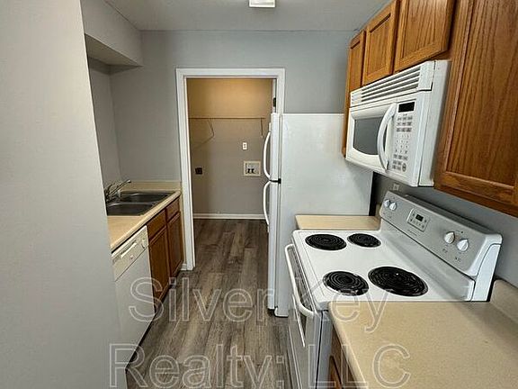 5th image of 250 Willow Creek Dr APT 1