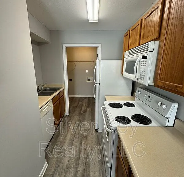 250 Willow Creek Dr #1 — Photo 5