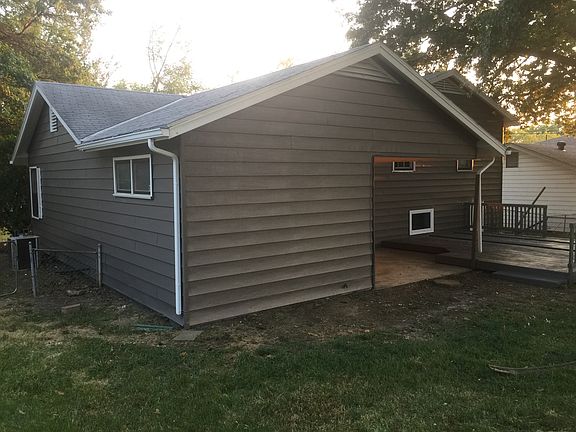 2nd image of 8606 W 92nd St