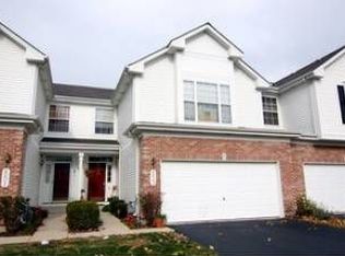 853 Stuarts Dr, Saint Charles, IL 60174