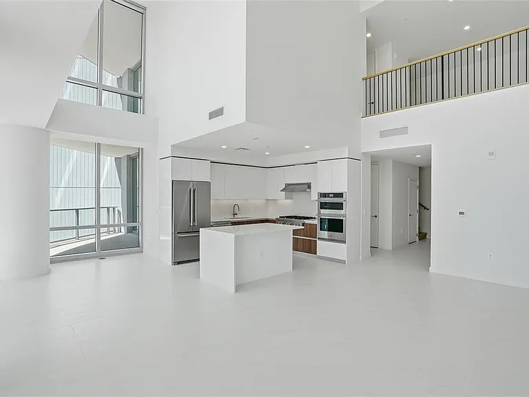 400 Central Ave #301 — Photo 9
