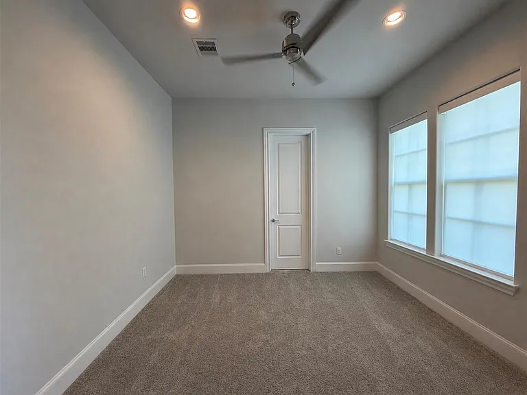 824 Cage St — Photo 30