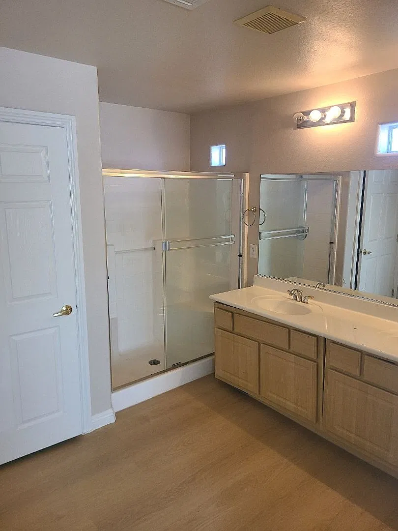 Beautiful 3 bedroom patio home with 2 car attached garage. — Photo 3