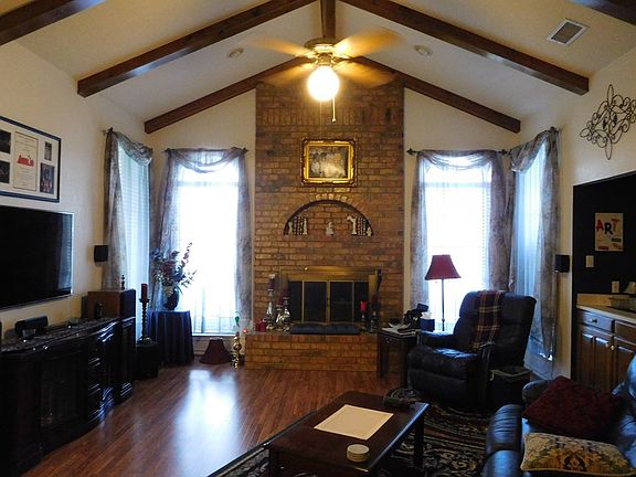 3rd image of 3402 Oakmont Dr