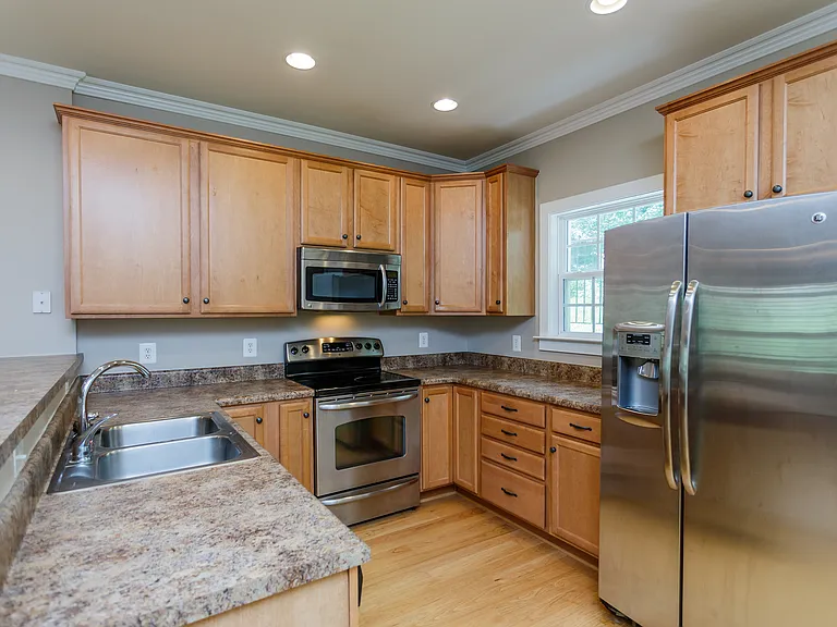 154 Brookwood Dr — Photo 8