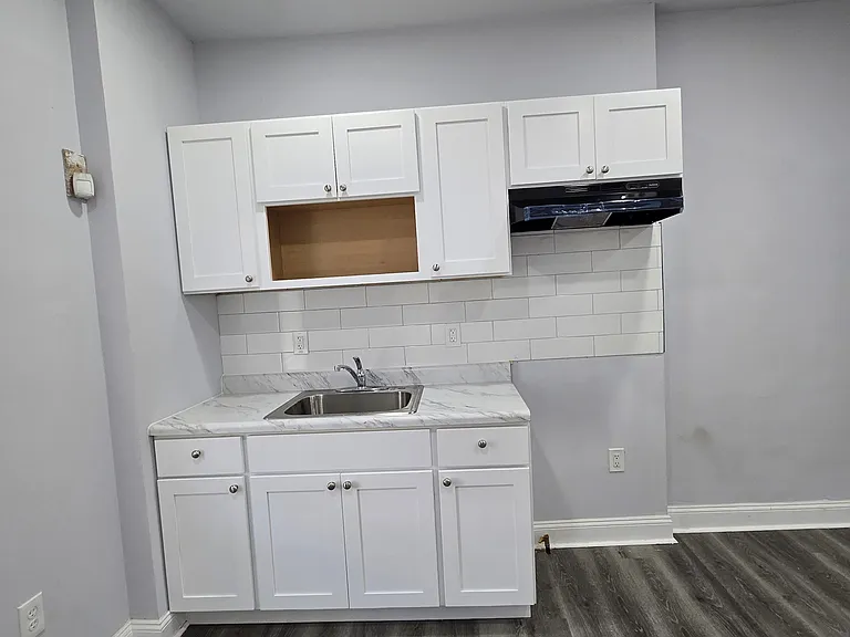 2825 W Clementine St — Photo 4