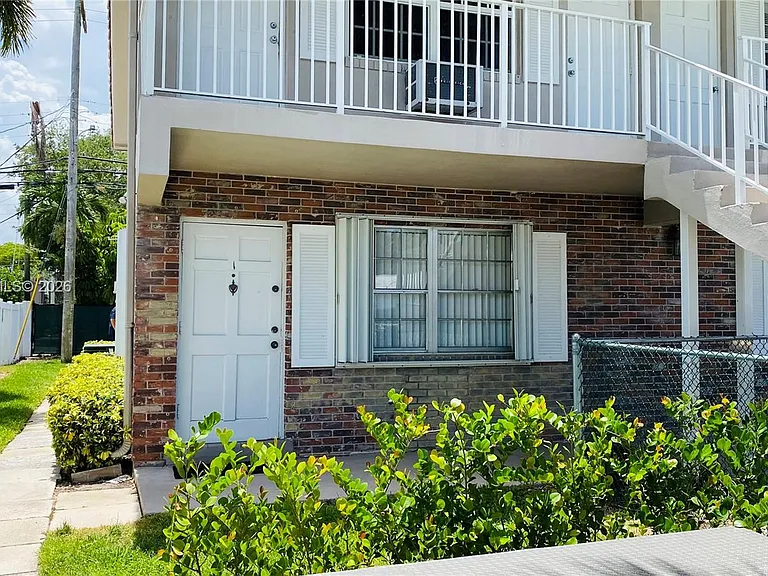 2665 Middle River Dr #1 — Photo 2