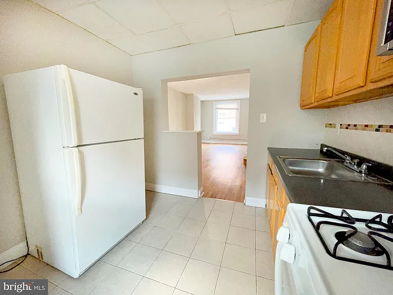 1528 S Hollywood St — Photo 6