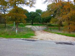 135 Powell Rd, Smithville, TX 78957