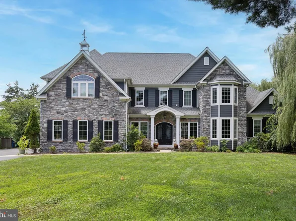 35 W. Pine Tree, Broomall, PA 19008