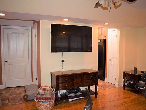 5th image of 199 Orchard Wood Dr