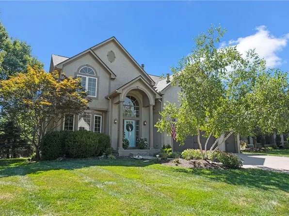 21907 W 56th St, Shawnee, KS 66226