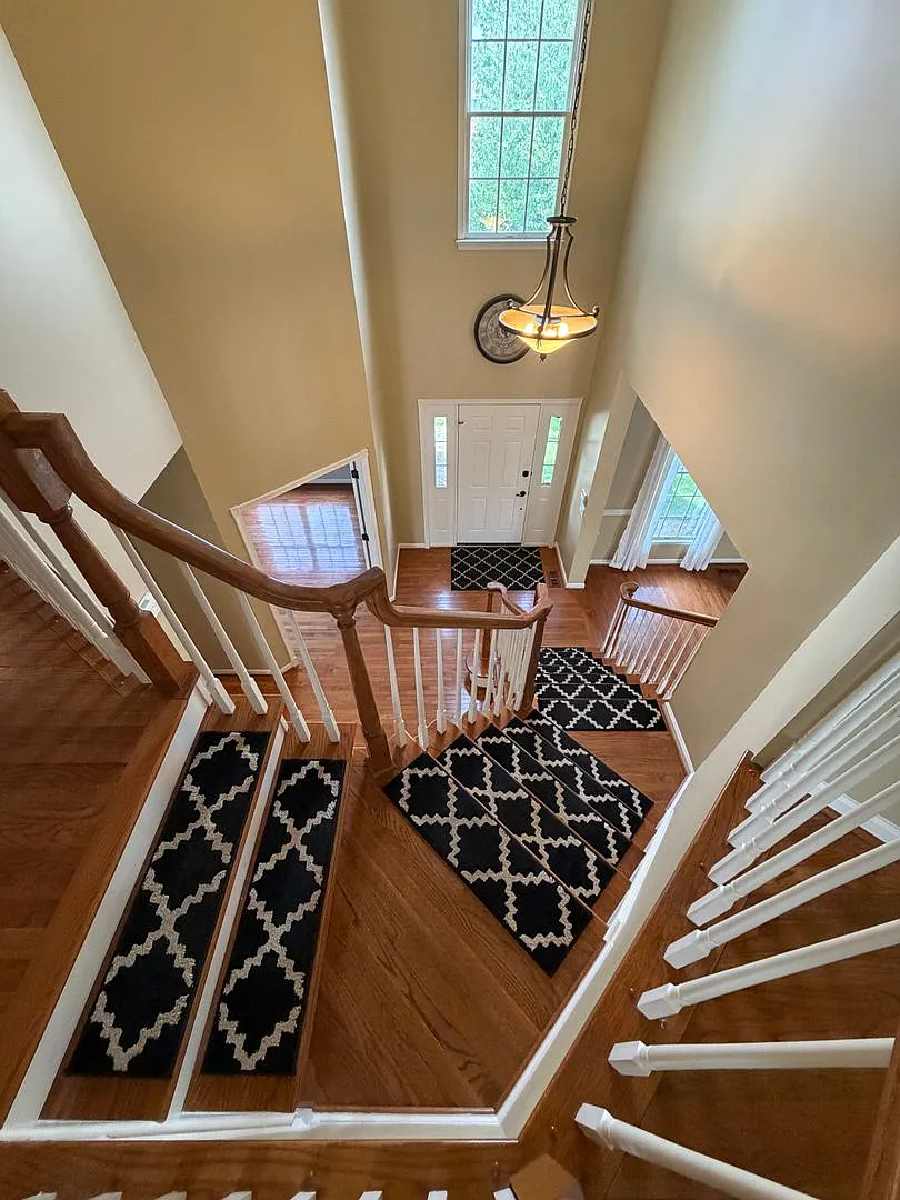 Awesome Is Ashburn Beautiful - 5bed + 3.5bath — Photo 3