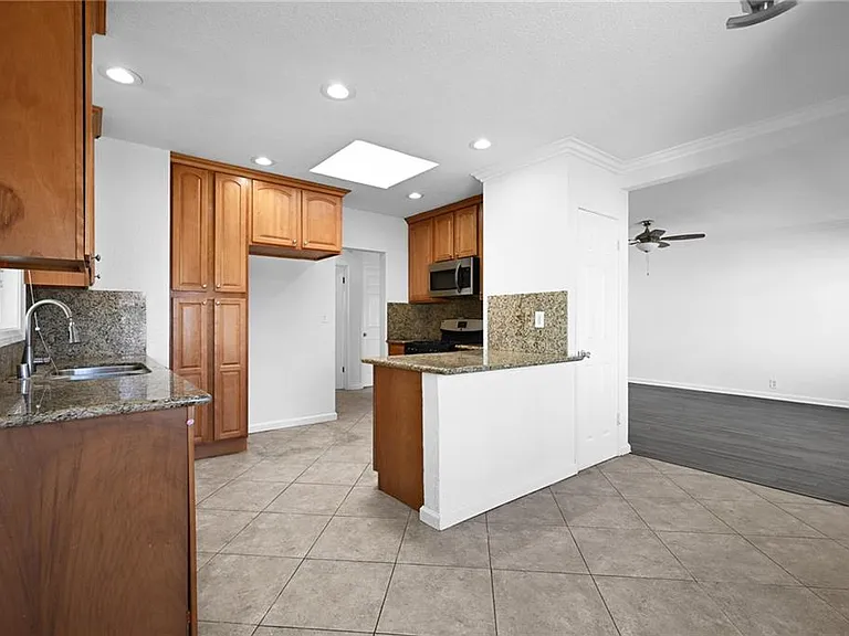 426 Grant St #1 — Photo 3