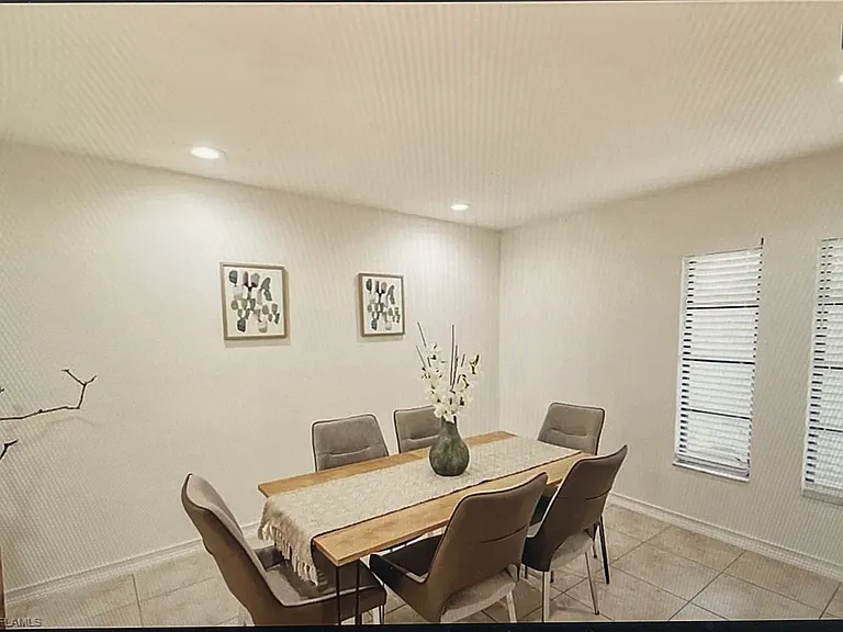 3717 SE 3rd Ave — Photo 11