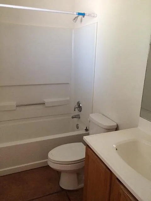 3 bed, 1200 sqft, $1,600 — Photo 4