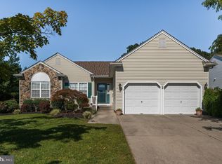 2 Ashley Dr, Delran, NJ 08075