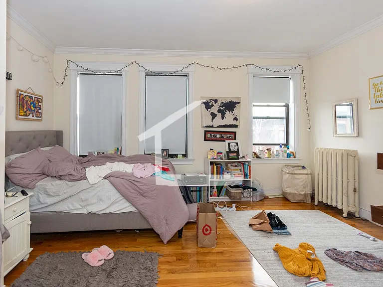 27 Glenville Ave #13 — Photo 1