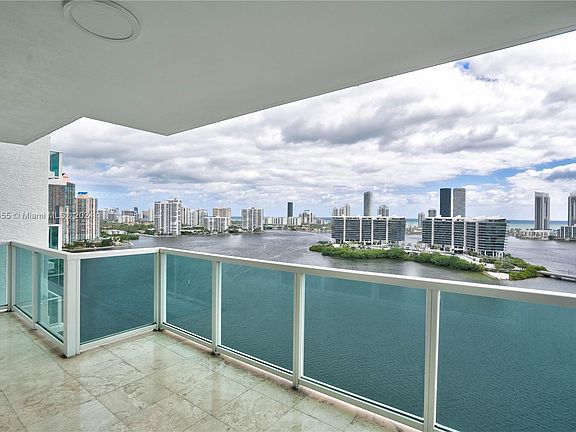 5th image of 3201 NE 183rd St APT 2105