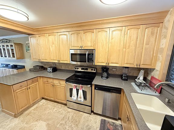 2nd image of 511 Hahaione St