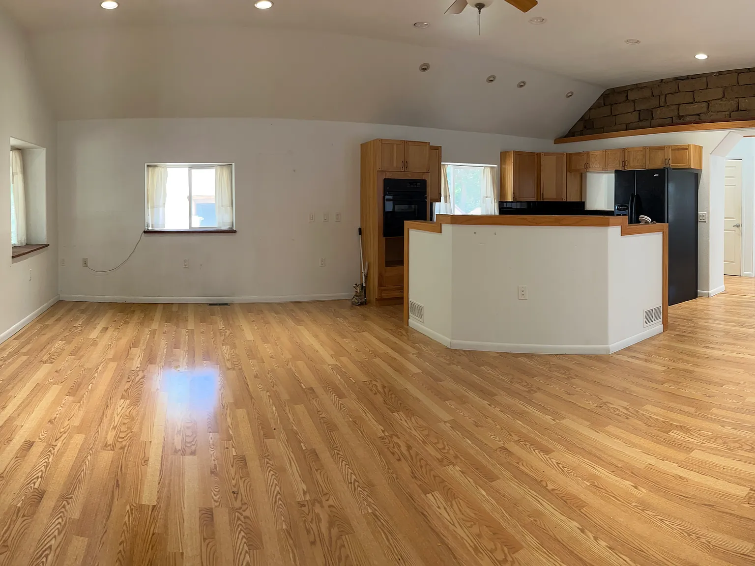 1 bed, 1236 sqft, $2,500 — Photo 2