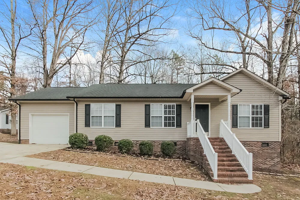 3 bed, 2.0 bath, 1161 sqft, $1,860 — Photo 4