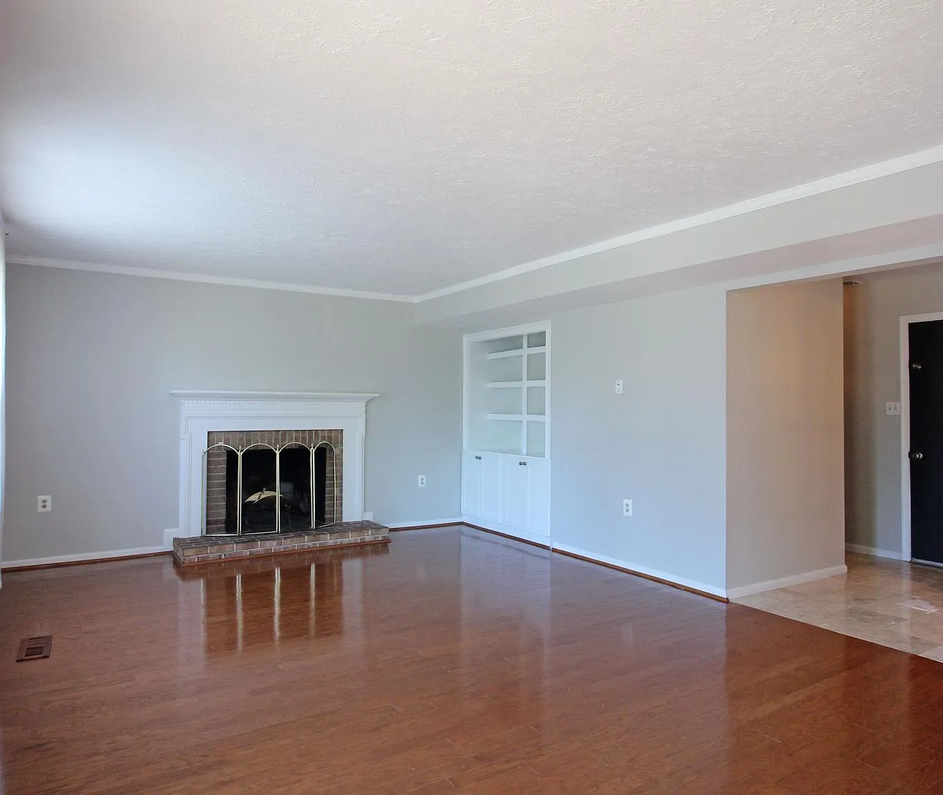 4 bed, 3.5 bath, 3001 sqft, $4,900 — Photo 2