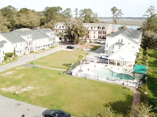 42 Battery Creek Club Dr, Beaufort, SC 29902
