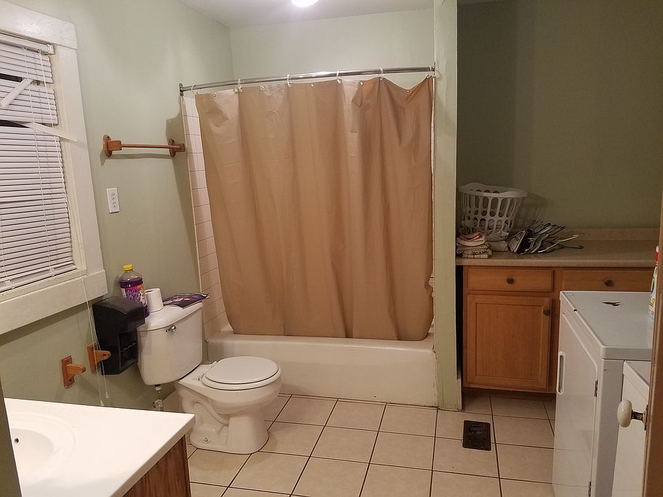 Downstairs bath/laundry