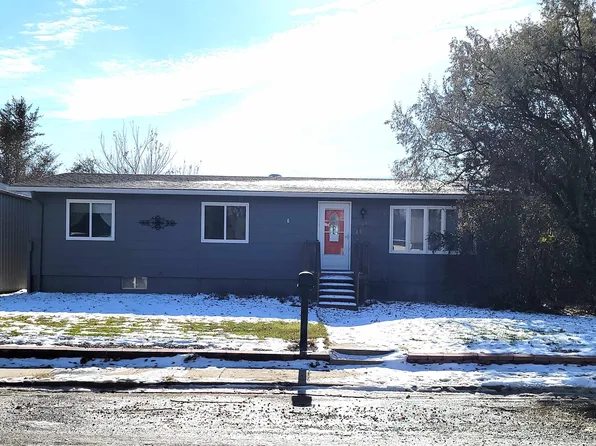 504 6th St W, Lemmon, SD 57638