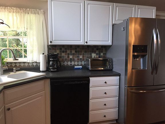 Double door refrigator