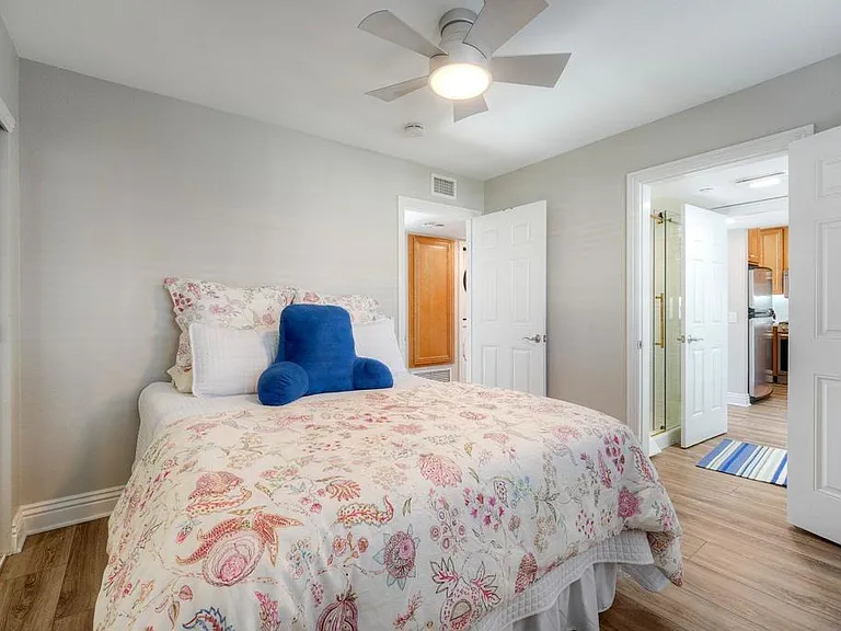 7509 Draper Ave — Photo 21