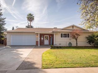 223 W Ponderosa Ave, Reedley, CA 93654
