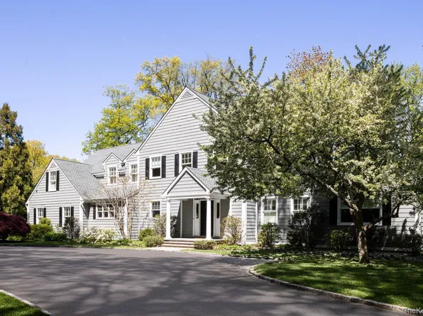 24 Matinecock Farms Road, Glen Cove, NY 11542