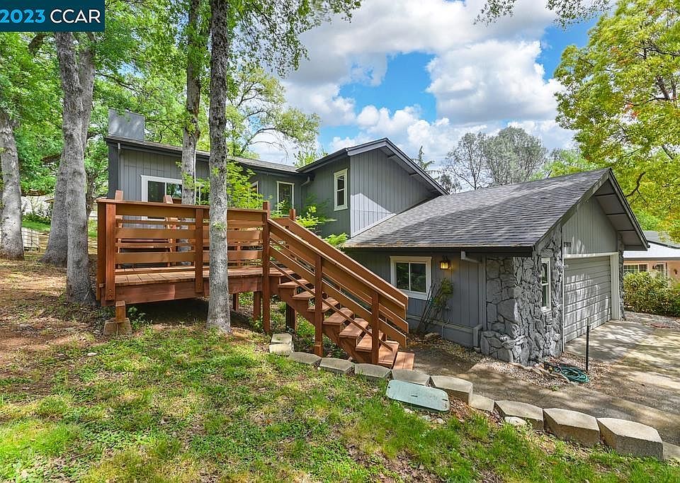 1st image of 23071 Broadmoor Ct
