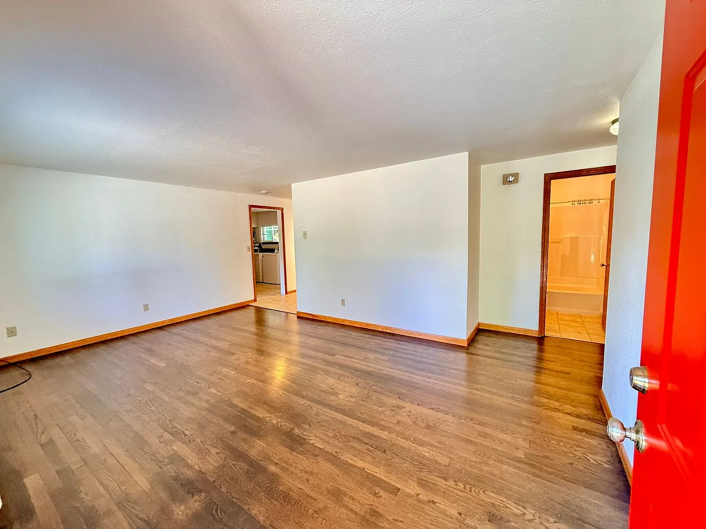 Charming Mid-Century Rambler: Original Hardwoods & Fenced Yard Close to Light Rail! — Photo 2