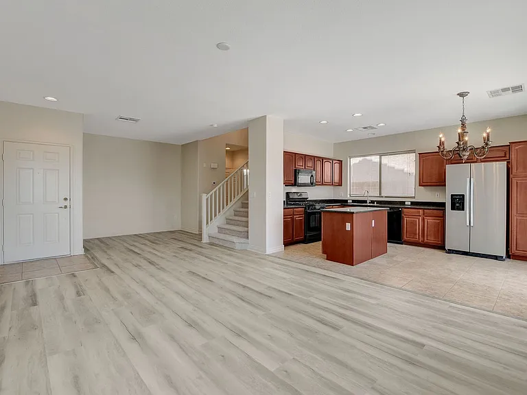 10649 Tuckermans Ave — Photo 7