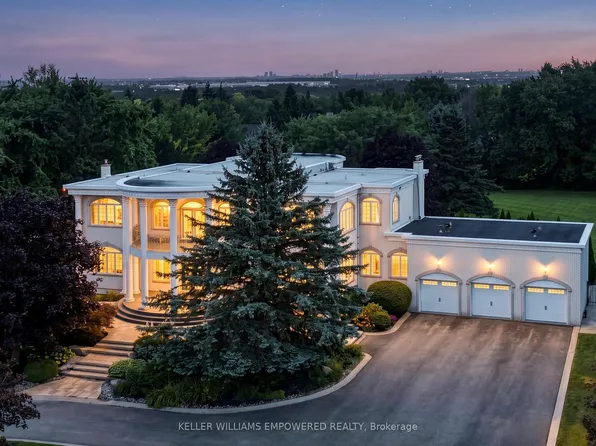 7 Deer Run Ct, Richmond Hill, ON L4E 3M1