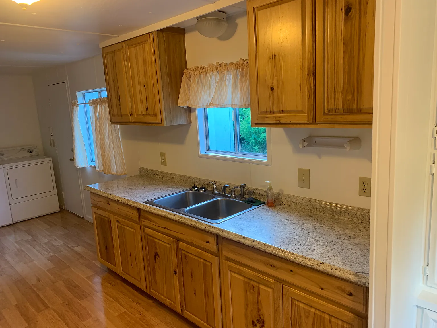 3 bed, 1500 sqft, $1,650 — Photo 4