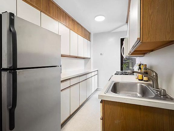 5th image of 100-11 67th Rd APT 522