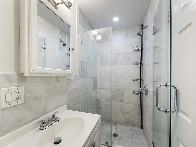 736 Riverside Dr #1D — Photo 5